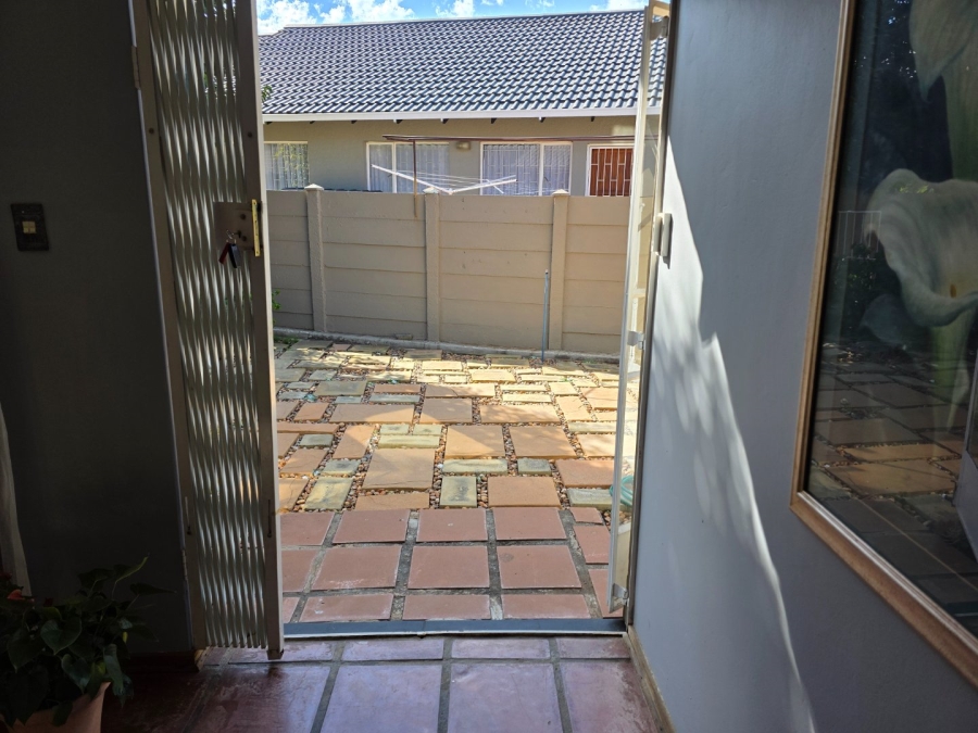 To Let 2 Bedroom Property for Rent in Heuwelsig Free State